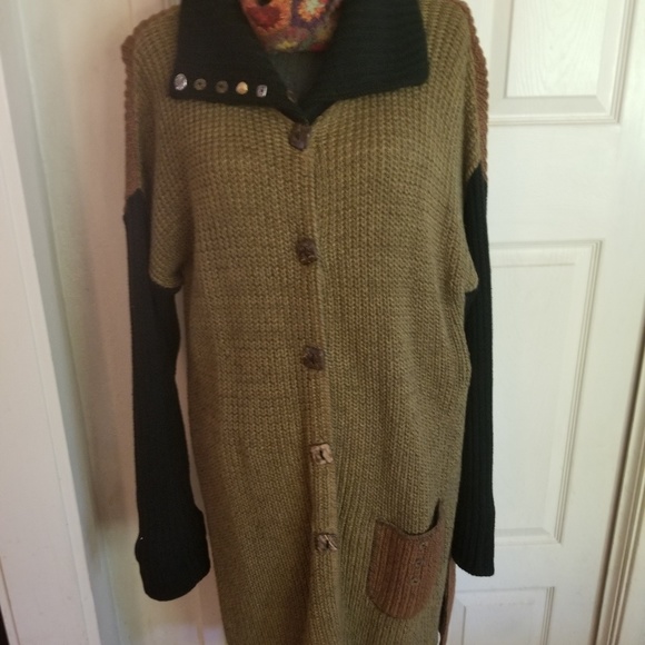 Sweater - Picture 3 of 5